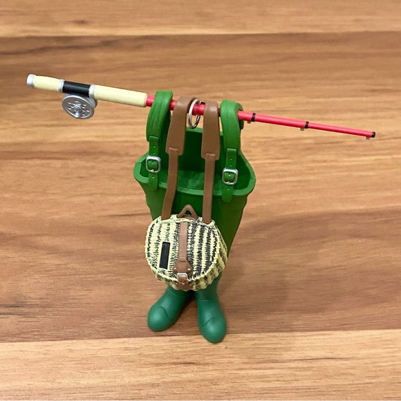 2019 HALLMARK Keepsake Wading For A Nibble Fishing Ornament - Picture 6 of 14